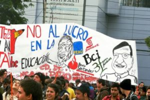 Más de 50 mil personas marcharon en defensa de la educación pública en Chile