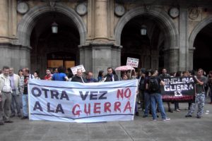 Salamanca: Concentración contra la intervención militar en Libia