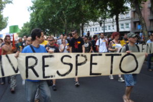 Manifestación en Madrid de miles de personas indignadas termina en Sol