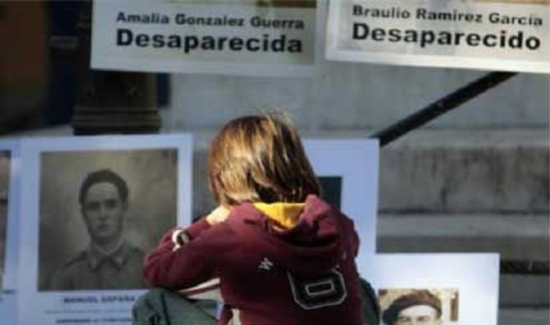 Concentracion por la recuperacion de la Memoria histórica en Sevilla
