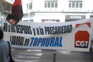 Concentración ante la sede de Toprural en Madrid