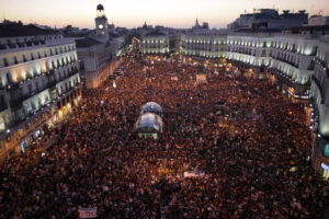 El pueblo vuelve a colapsar la Puerta del Sol de Madrid este 15 de Octubre