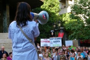 Solidaridad con auxiliares de educación infantil despedidas en Zaragoza