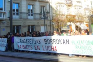 Vitoria: Concentración «PSE, PP y PNV recortan las prestaciones sociales» (24 nov)