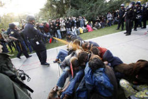 Prosigue la represión del movimiento «Occupy»
