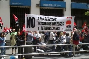 Concentraciones en tres entidades de Madrid contra los despidos en Banca