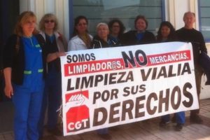 67 días de huelga en Vialia Málaga. Pancartas para Eulen