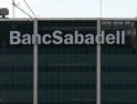Concentración en la sede del Banco Sabadell en Barcelona por el empleo en la CAM