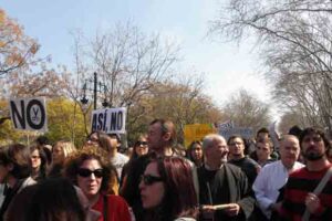 Los estudiantes valencianos toman las calles en defensa de la educación