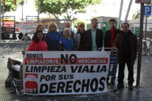 Málaga : Concentración y juicio por los despidos en Avis