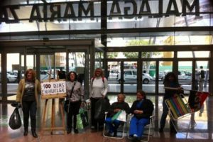 Más de 100 días en huelga frente a Vialia Málaga