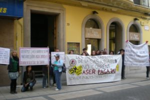 Centro Mujeres Castellón: 22 trabajadoras en huelga por impago de sus salarios