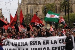 La columna roja y negra toma las calles de Sevilla