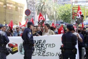 Grave represión a la manifestación de CGT en Vialia Málaga