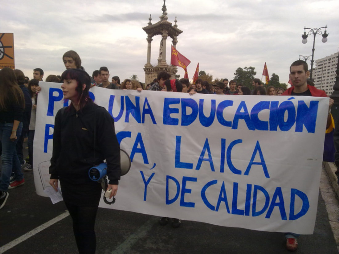 19-D València: Manifestación hacia la Conselleria de Educación
