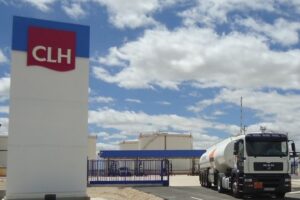 Concentración contra la reestructuración de los turnos de trabajo en CLH Tarragona