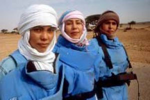 Homenaje a las mujeres saharauis que trabajan en el desminado en el Sáhara Occidental