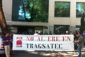 Crónica y fotos de la parada durante el descanso contra el ERE en Tragsatec el 25 de junio
