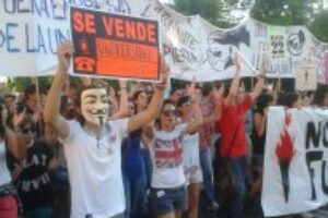 Movilizaciones en la Universidad de Valencia en defensa de la Universidad Pública