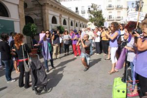 Las manifestaciones por el derecho al aborto de Cádiz, Alicante y Cantabria en imágenes