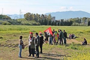 La Guardia Civil impide la marcha a la finca ocupada de Pizarra