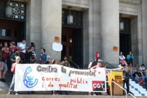 Huelga indefinida de tres horas por turno de trabajo en Correos de Barcelona en el CLI (Centro de Logística Integral)