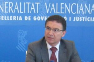 CGT denuncia a Sanidad por prevaricar al enchufar al hermano de Serafín Castellano como director de un hospital