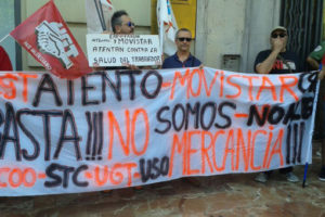 [Fotos] Huelga de 24 horas: La plantilla de Atento en Valencia protesta contra el ERE planteado por la empresa