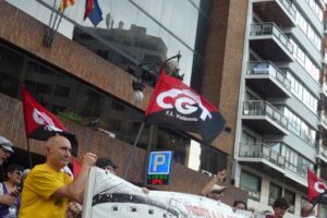 [Fotos] CGT se concentra ante Delegación de Gobierno de la Comunidad Valenciana contra la represión a los movimientos sociales