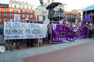 [Vídeo y fotos]: Protesta contra el alcalde en Valladolid
