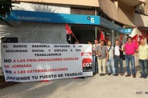 [Fotos] CGT denuncia que Banco Sabadell defrauda cotizaciones a la Seguridad Social y explota a sus trabajador@s