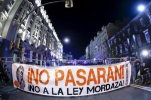 La CGT denuncia el ataque del Estado a centros sociales y ateneos libertarios y convoca a las manifestaciones contra la Ley Mordaza del próximo 20-D