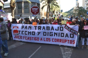 [Fotos] Multitudinaria manifestación el sábado 24 en Alicante, contra los bancos y los desahucios