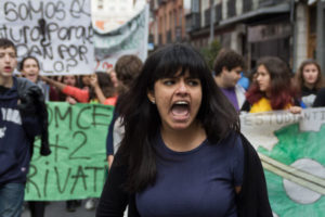 300 estudiantes se manifiestan en Valladolid contra la reforma de los títulos de grado