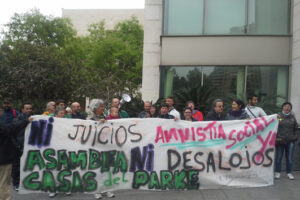 [Fotos] Concentración en solidaridad «Casas sin permiso» del Parke