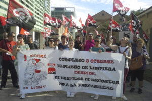 Las trabajadoras del Complejo 9 de Octubre (Valencia) se movilizan contra los despidos