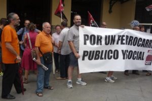 [Fotos] Concentración en Valencia en la jornada de huelga por un ferrocarril público y social