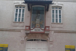 Icono impropio en las oficinas del Ayuntamiento de Valencia: la virgen “Tabacalera”