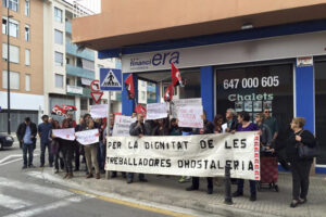 [Fotos] CGT-La Safor se concentra en protesta por la explotación laboral en el restaurante Bonamar y la agresión a una trabajadora