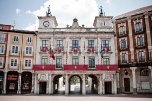 El Ayuntamiento de Burgos envía a trabajar a las nuevas empleadas y empleados sin proveerlos de la ropa adecuada