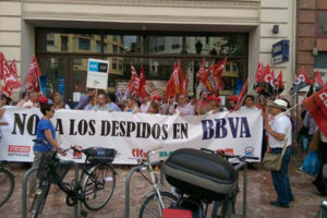 Concentración en Valencia contra los despidos del BBVA