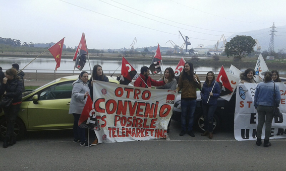 [Fotos] Concentracion Huelga Telemarketing en Cantabria