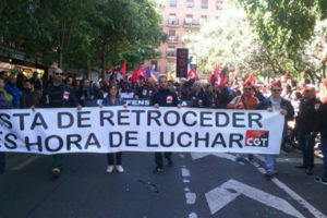 Miles de personas participan en las manifestaciones convocadas por CGT en Aragón
