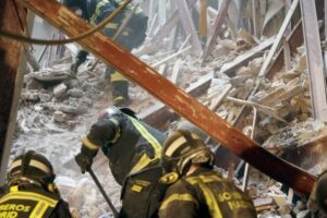 CGT muestra su preocupación por la desaparición de dos trabajadores tras el derrumbe en el distrito madrileño de Chamberí