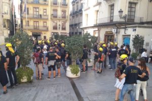 [Fotos] Dos semanas de huelga indefinida y nueva concentración de los Bomberos Forestales de Generalitat