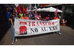 CGT lucha a brazo partido contra 200 despidos en Transcom