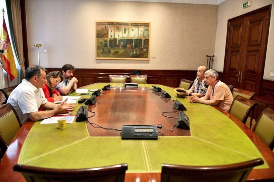 Reunión de CGT con el grupo parlamentario de Unidas Podemos