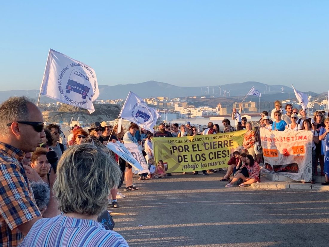Caravana Abriendo Fronteras denuncia el trato inhumano de los CIE y CATE en Algeciras y Tarifa