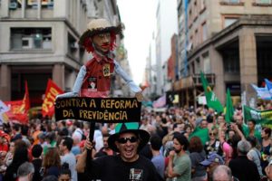 Contra la Reforma de las Pensiones en Brasil
