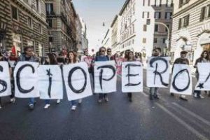 Italia: ¡apoyemos a los huelguistas!